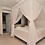 Alacati Eldoris Hotel Alojamento de Acomodação e Pequeno-almoço Alacati