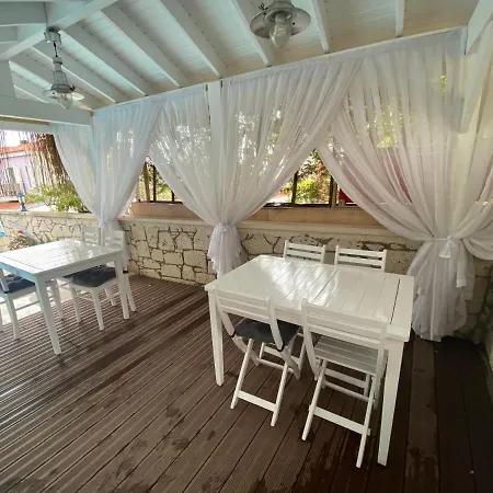 Eldoris Butik Bed & Breakfast Alacati