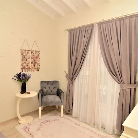 Oda ve Kahvaltı Eldoris Alaçatı
